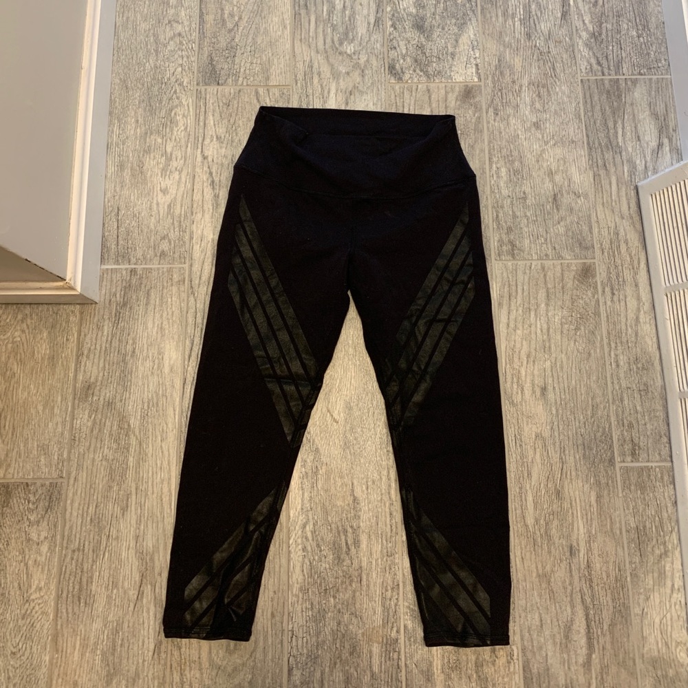 alo yoga leggings